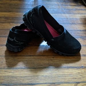 Skechers Lightweight Memory Foam Slip on 7.5